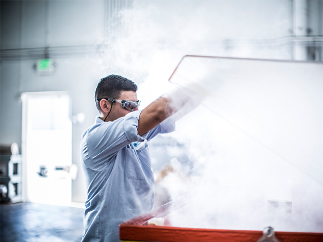 Salt spray corrosion testing chamber