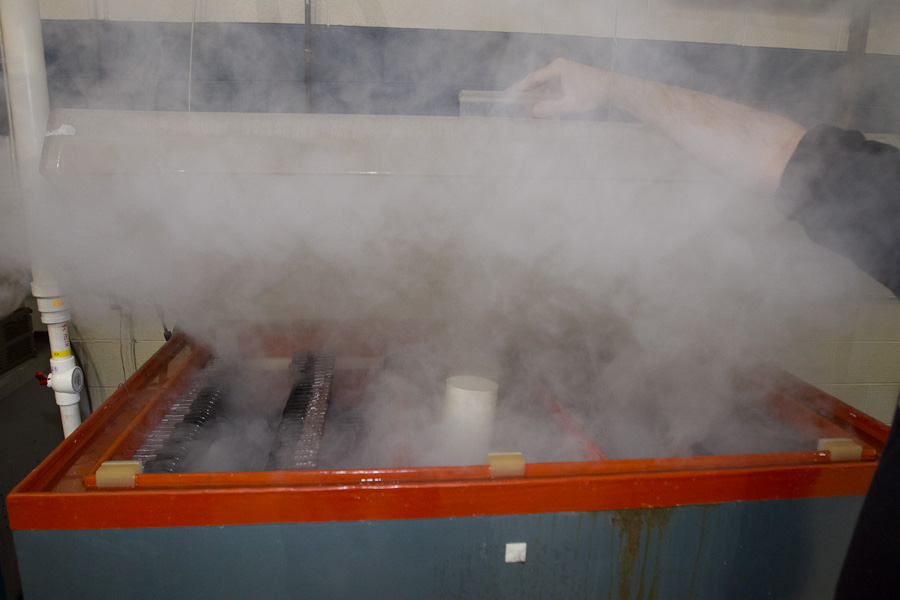 Salt spray corrosion testing chamber